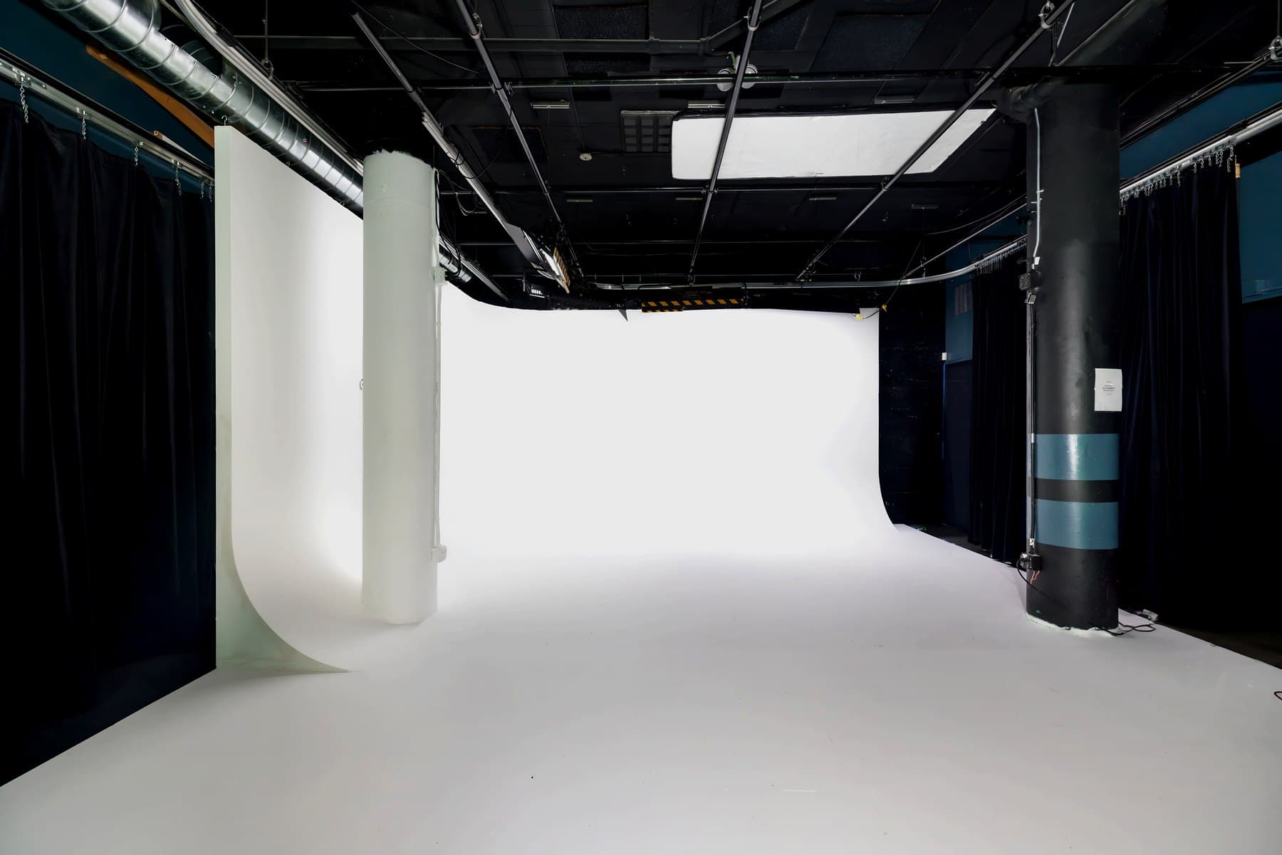 Canvas Rental — VibeShack Studios San Francisco